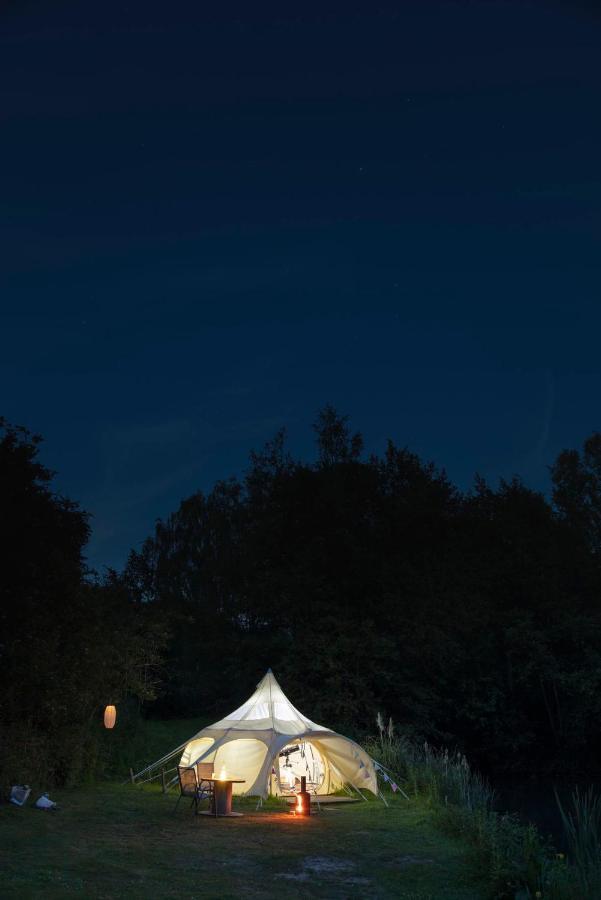 Lloyds Meadow Glamping Hotell Chester Eksteriør bilde