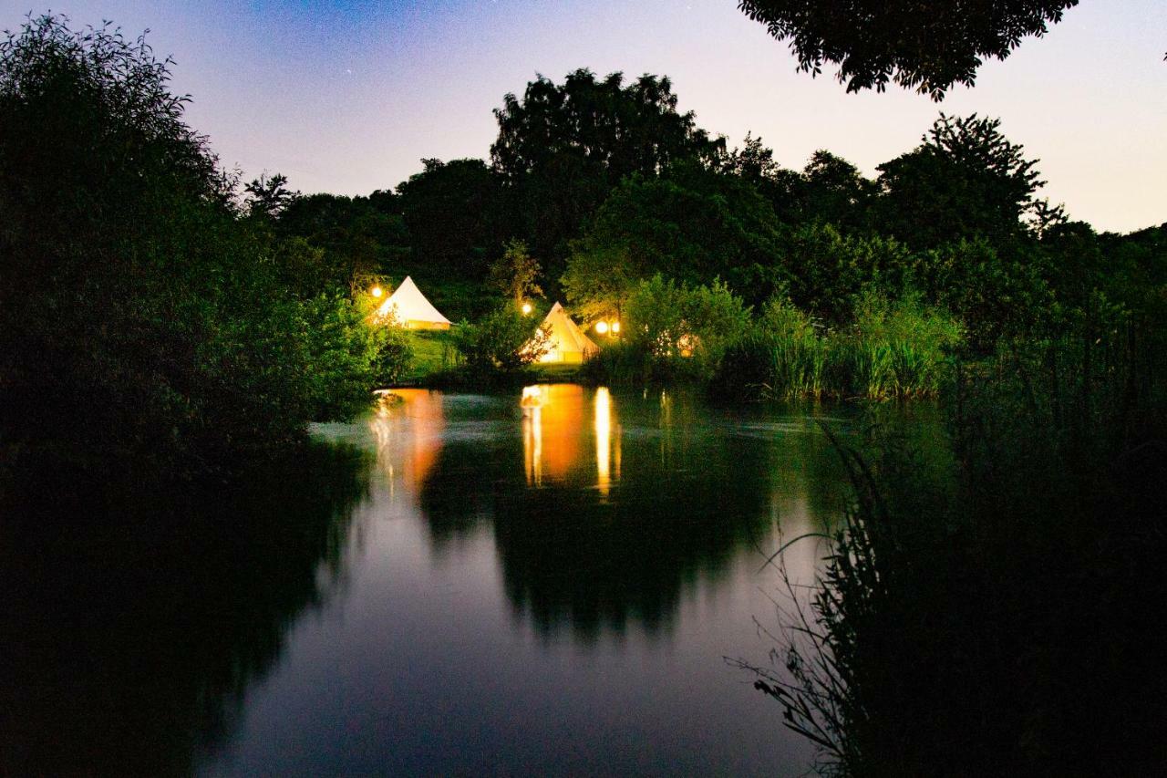 Lloyds Meadow Glamping Hotell Chester Eksteriør bilde