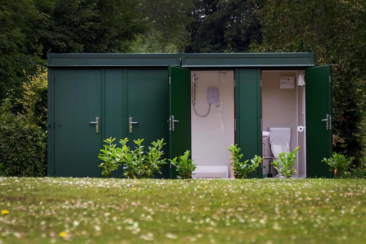Lloyds Meadow Glamping Hotell Chester Eksteriør bilde